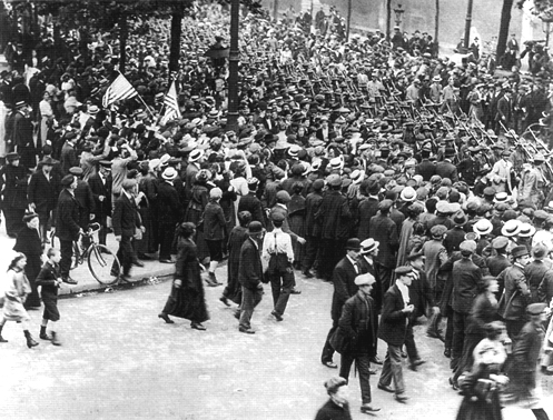 Picture - 16th Infantry, 1st Division, parades in Paris, 4 July 1917